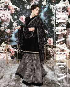 愛無界，秀恩愛新時尚 服飾博覽中的情侶穿搭美學